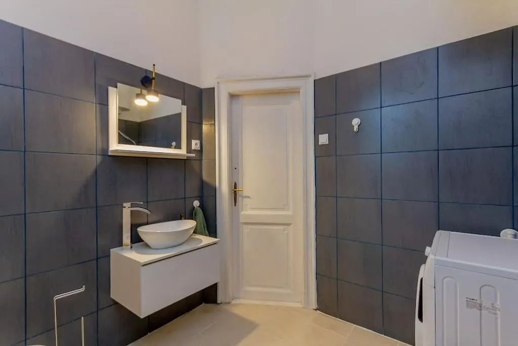 Apartment Ferienwohnung Bright-Nest Downtown Terrace Nw Budapest Ungarn